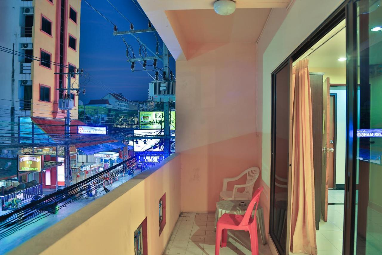 Harrys Hotel Bar & Restaurant Pattaya Exterior photo